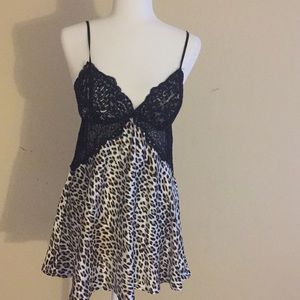 Four piece Leopard print pajamas